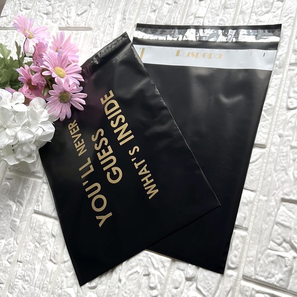 ๐ NEW 25 pcs Black Gold Poly Mailers You'll Never Guess What's Inside 10x13" in - Picture 7 of 7